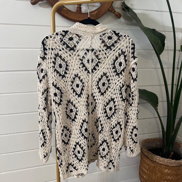 POL button up sweater - Picture 2 of 3